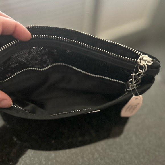 NWT Limited Edition Victoria Secret Sequin Clutch - Picture 8 of 8